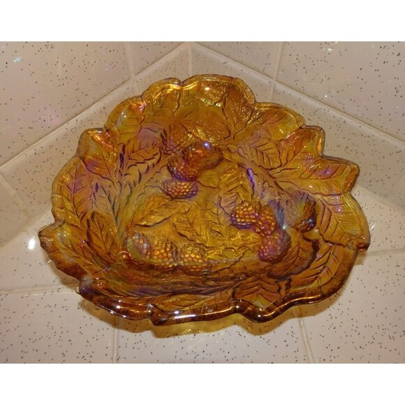 Vintage Triangle Shaped Carnival Glass Blackberry Designed Candy Dish Bowl - Picture 1 of 10